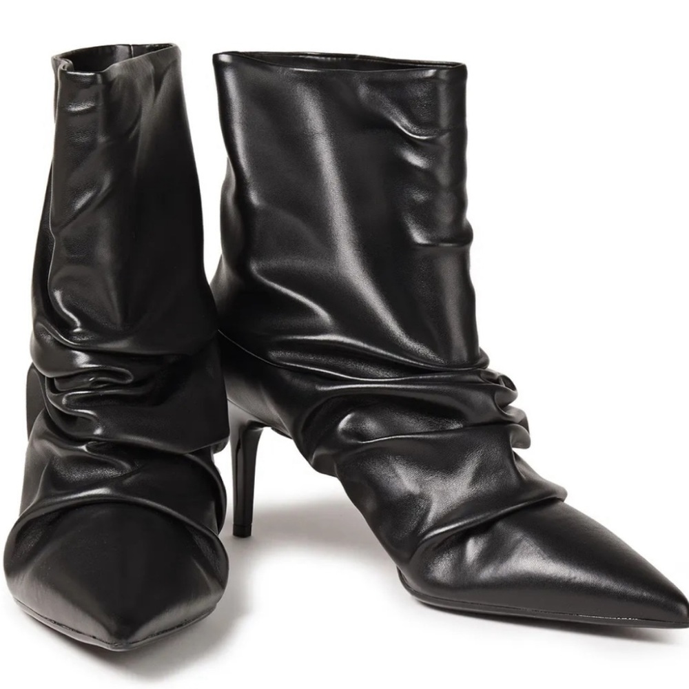 Love Moschino booties
